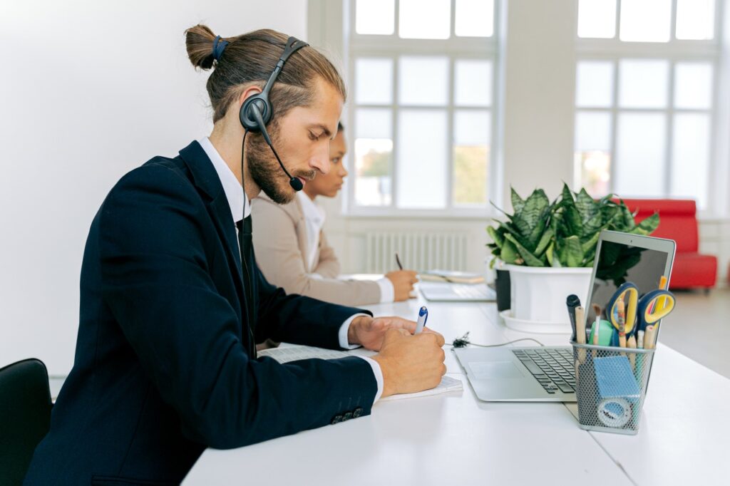 How A Telemarketing Service Can Help Your Business